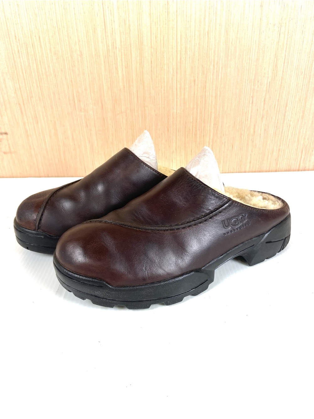 UGG Australia Men’s 9 (Women’s 10) Brown Leather Sheepskin Chunky Clogs